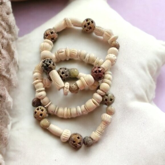 Ivory and Brown Acrylic Boho Southwestern Stretch Bracelets Set of 3 - Picture 1 of 2